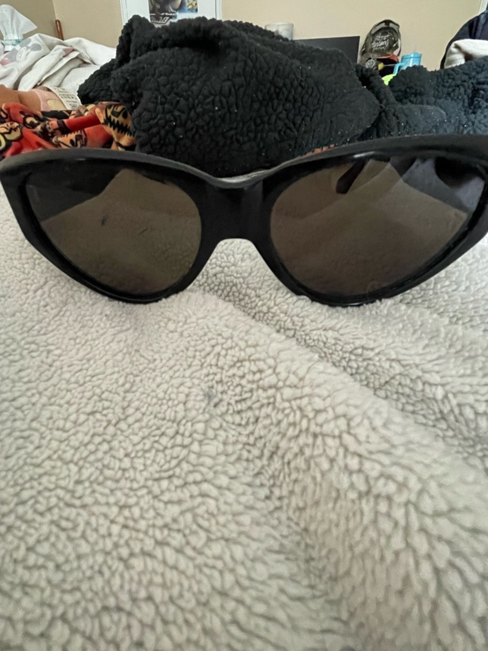 Riviera Black Cat-Eye Sunglasses with Dark Lenses
